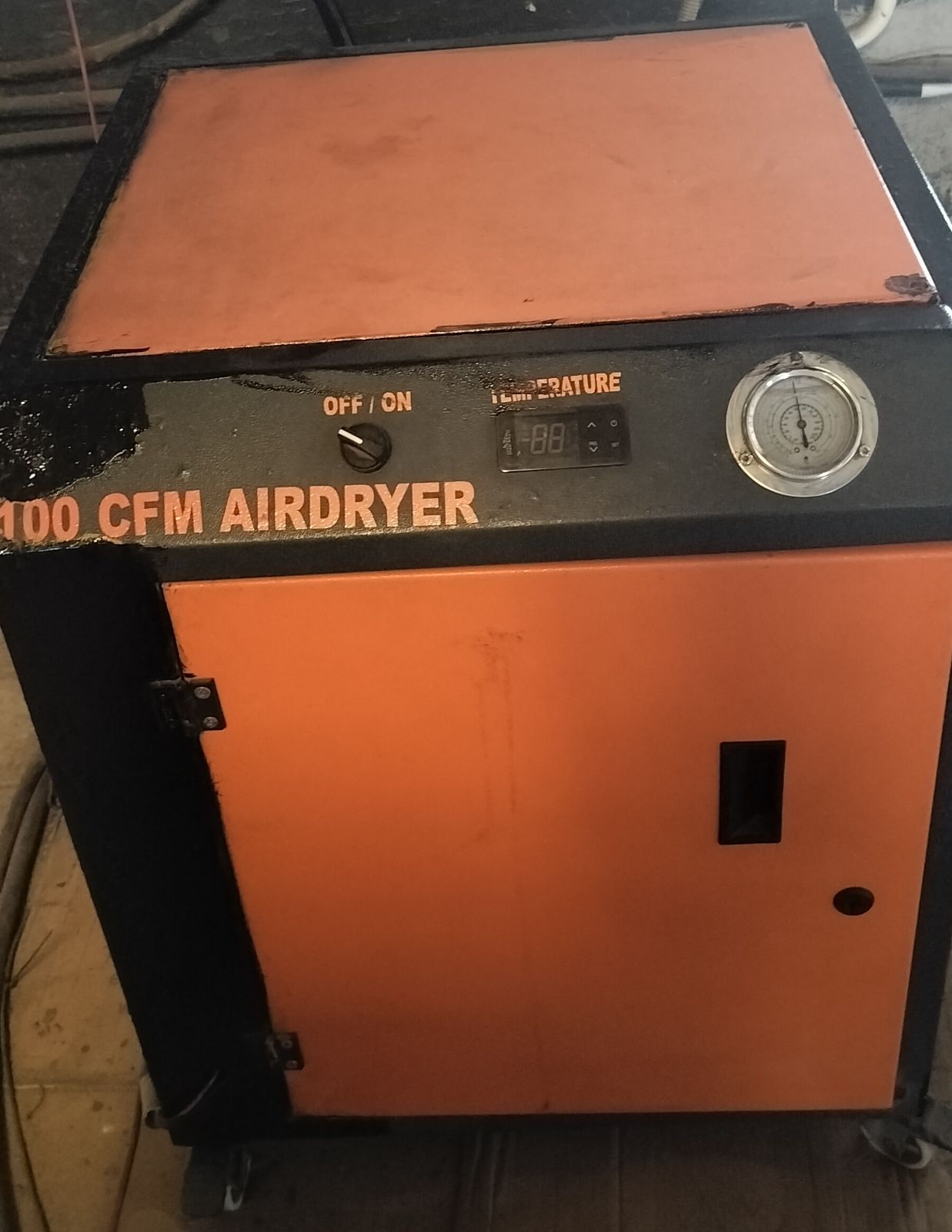 3 CAVITY - PET BLOW MOULDING MACHINE 4