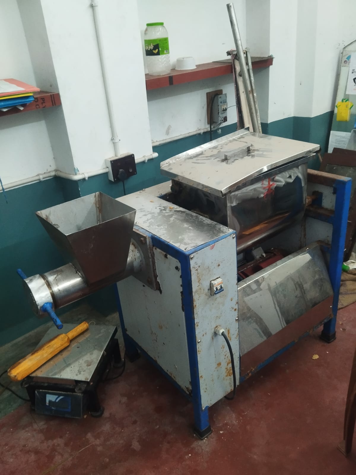 Automatic Papad Making Machine – 50 KG/Hour Production Capacity – Ready for Immediate Sale , 20 kilo Dough making machine .