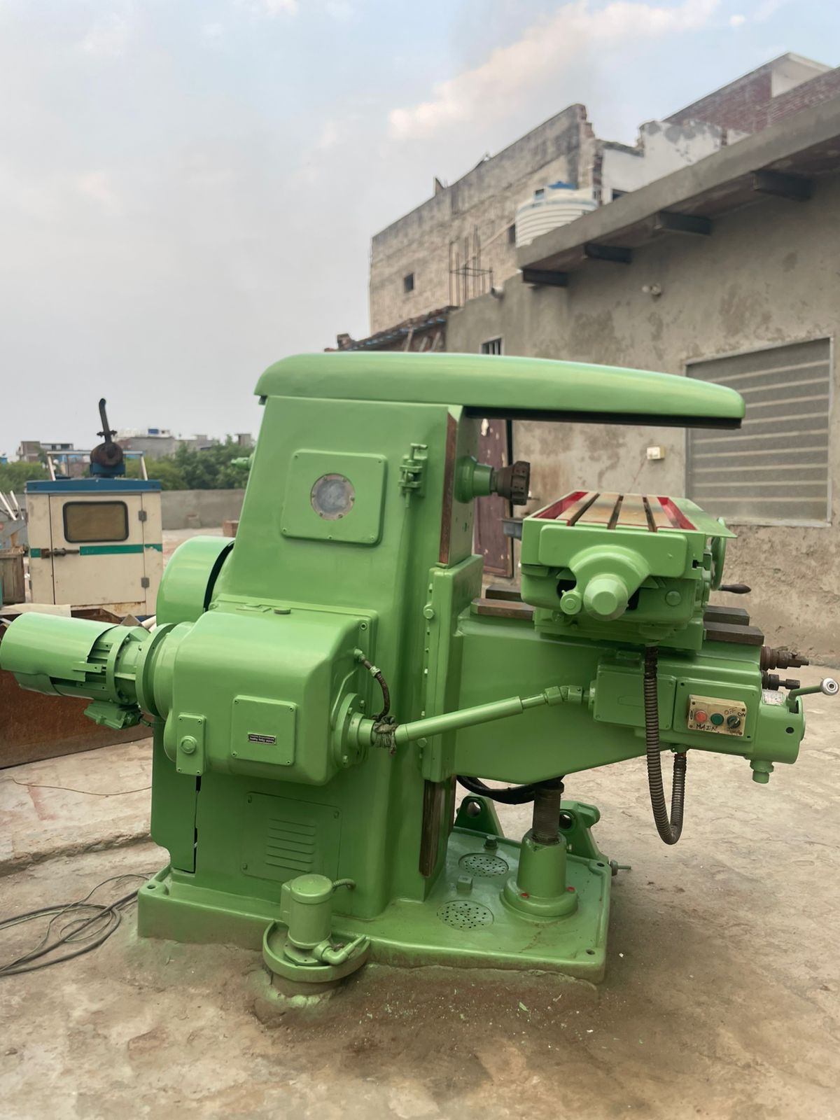 Milling machine