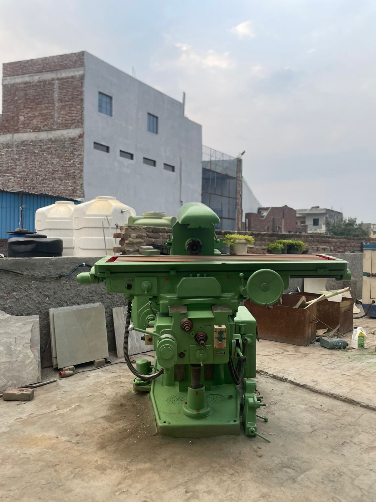 Milling machine 4