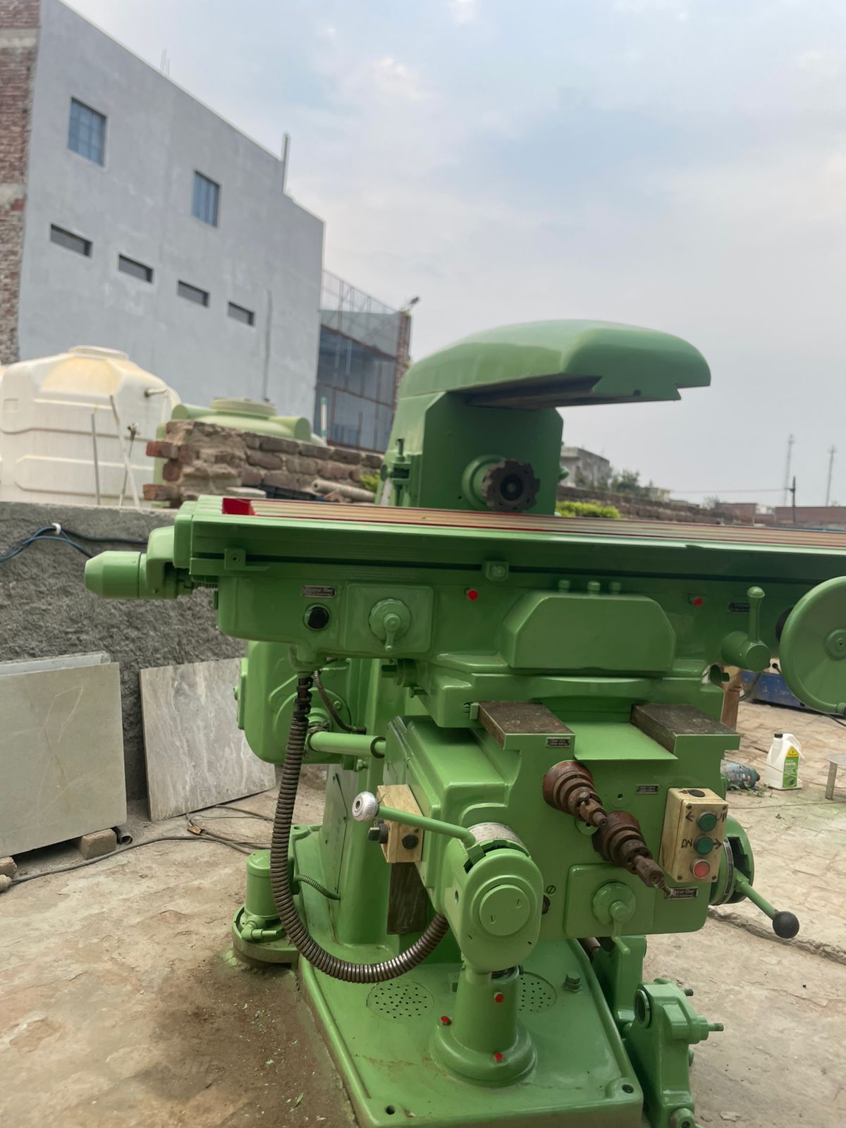 Milling machine 8