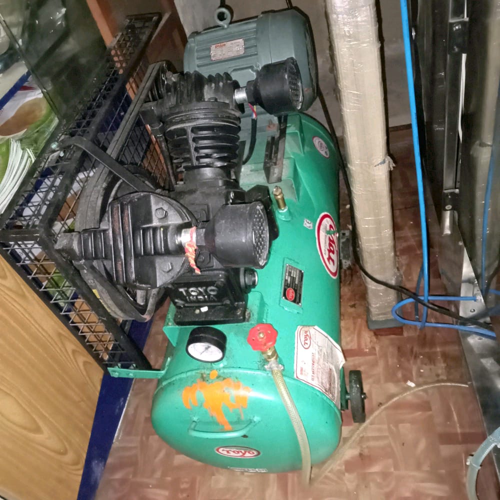 Two Head Suit type pouch packing machine with 3hp air compressor 3