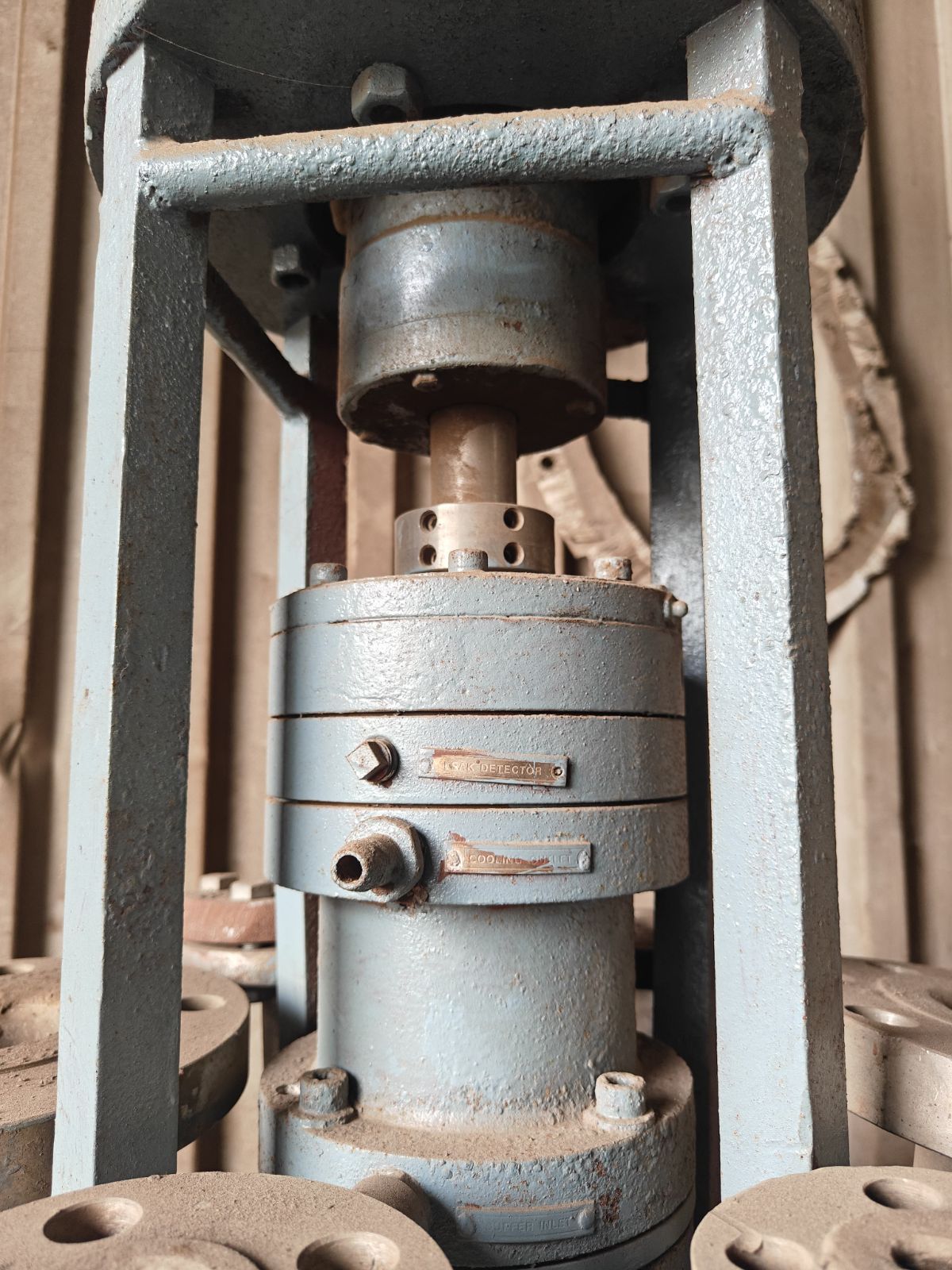 150 Litres SS 316 Reactor with MS Jacket, Anchor Agitator & Mechanical Seal 3